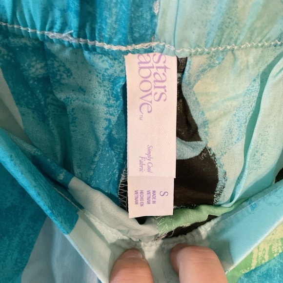 Womens pull on Shorts size small - Picture 3 of 3